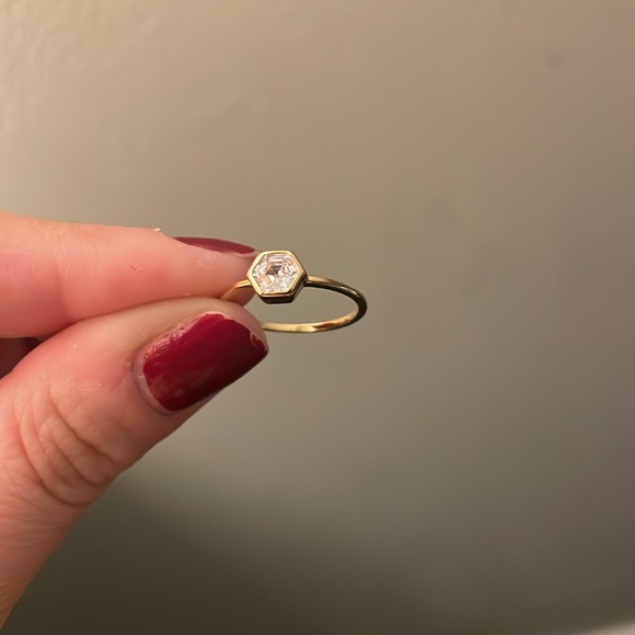 PETIT MOMENTS Honeycomb Ring in Gold - Picture 3 of 3